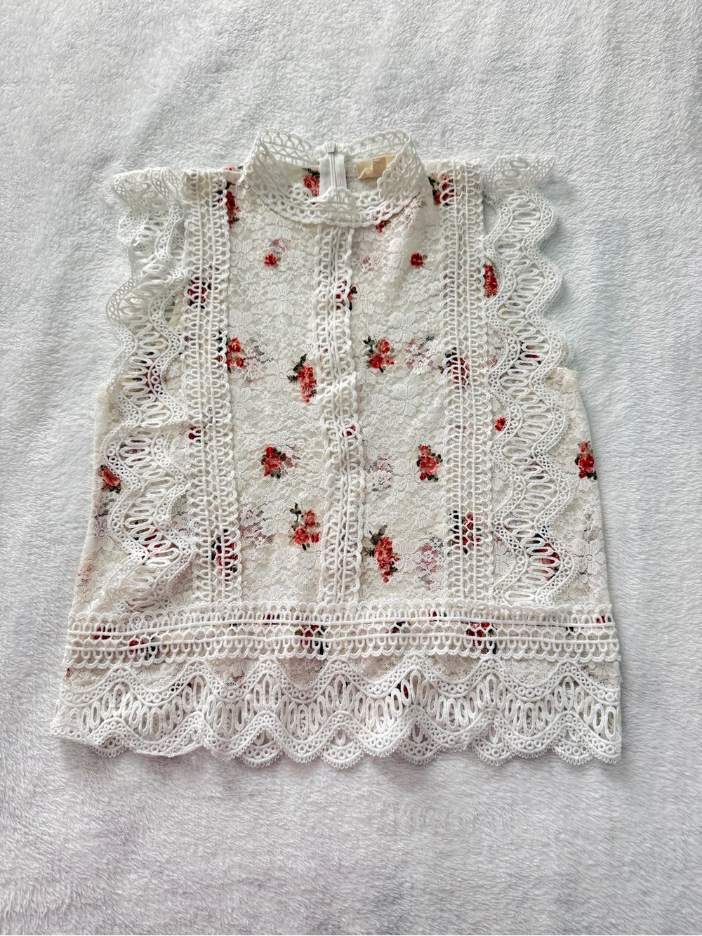 Lace Floral Sleeveless Top - White with Red Floral